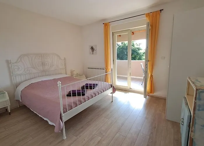 Lucia Apartment *