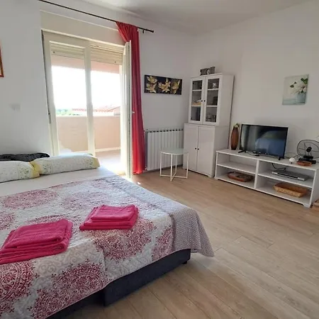 Apartment Lucia *