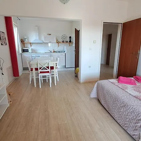 Lucia Apartment