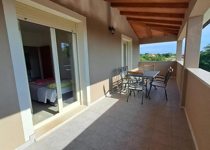 Apartment Lucia Marčana